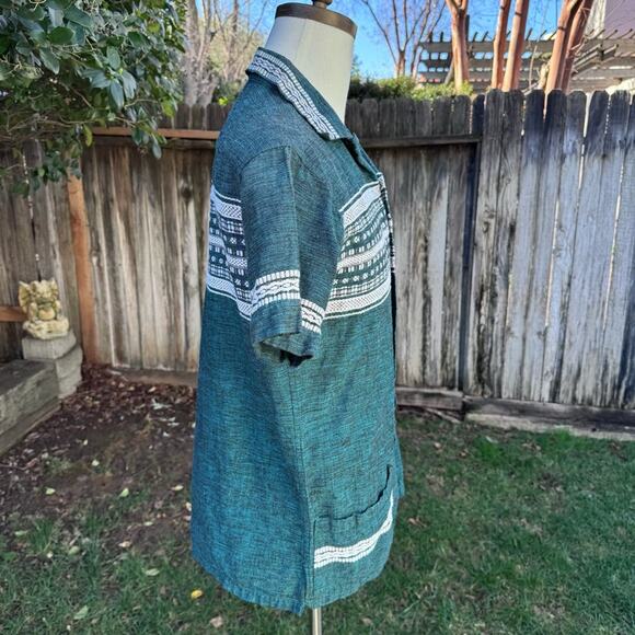 Vintage Green and White Striped Pockets Woven Button up Men's See Measurements - Picture 5 of 9